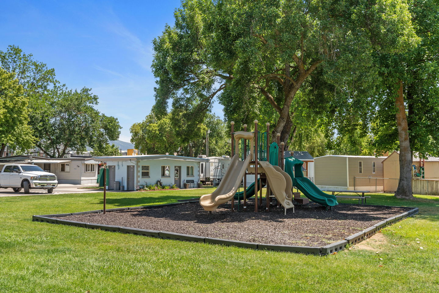 Circle L Homes & RV Community