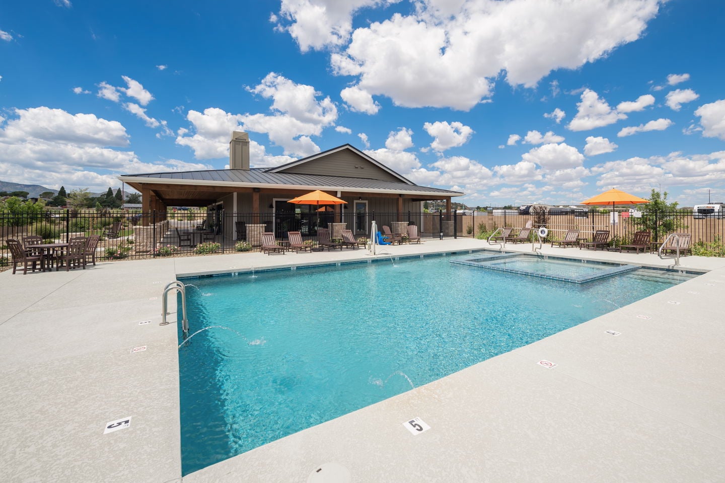 Desert Pines Resort