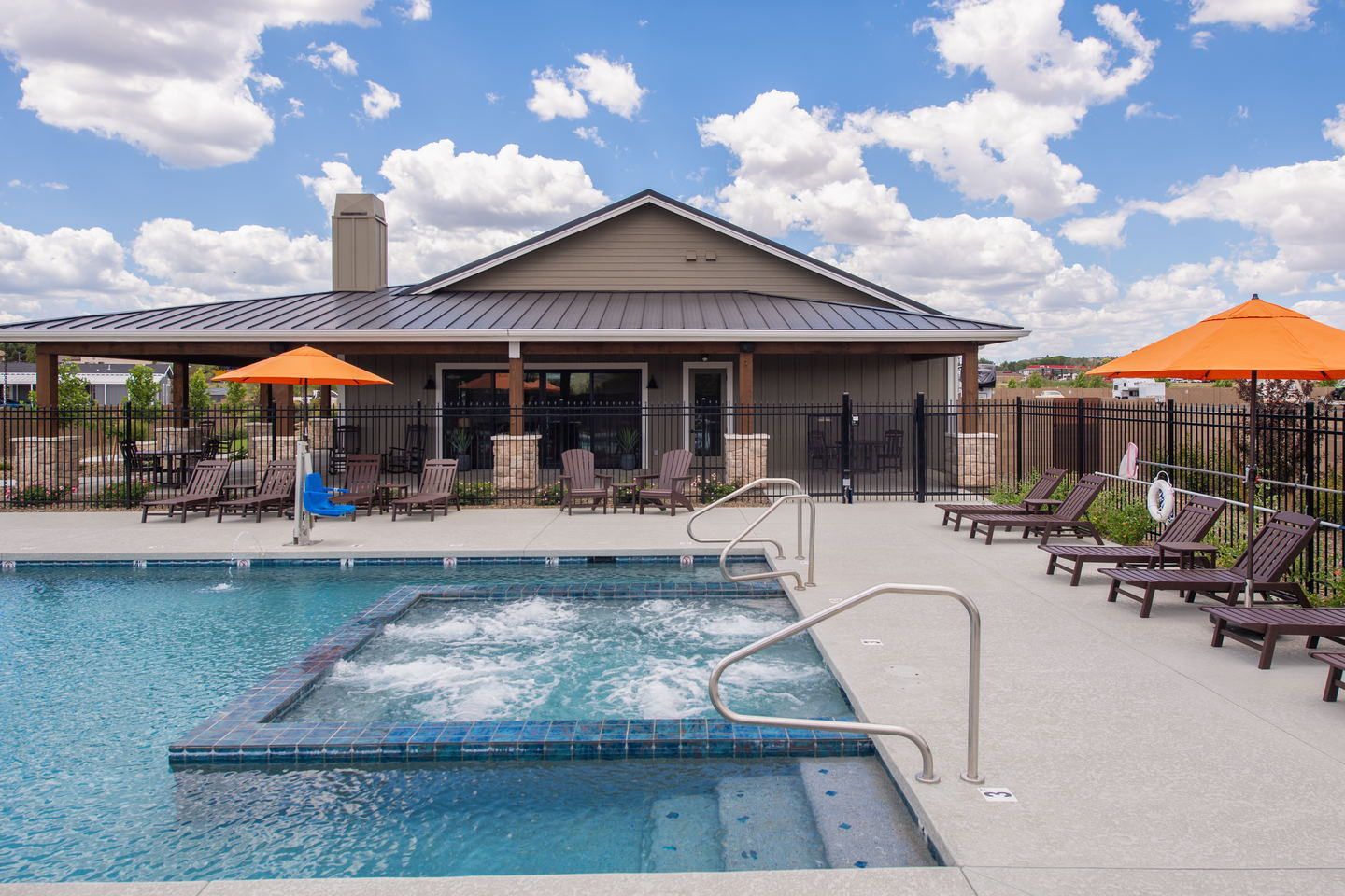 Desert Pines Resort