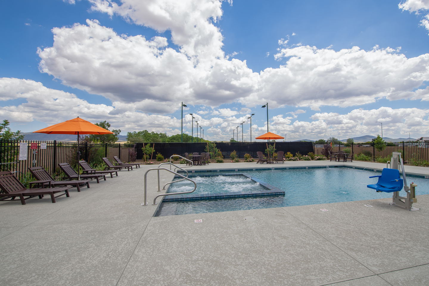 Desert Pines Resort