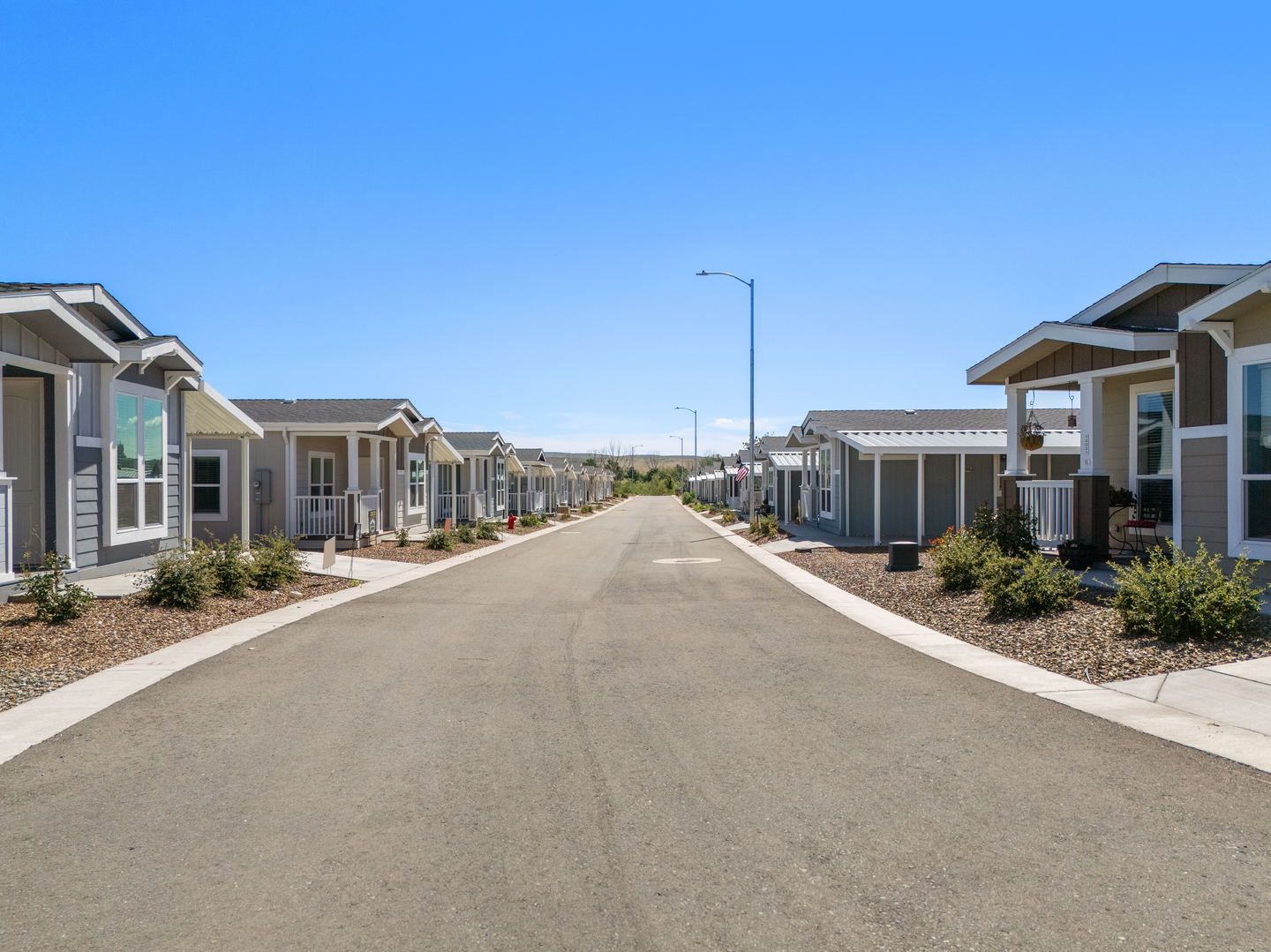 Desert Pines Resort
