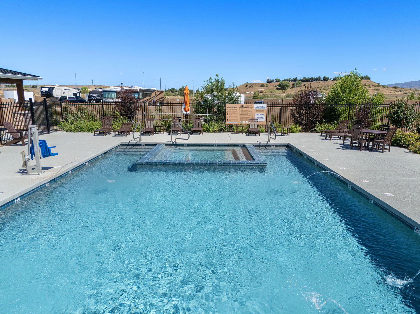 Desert Pines Resort