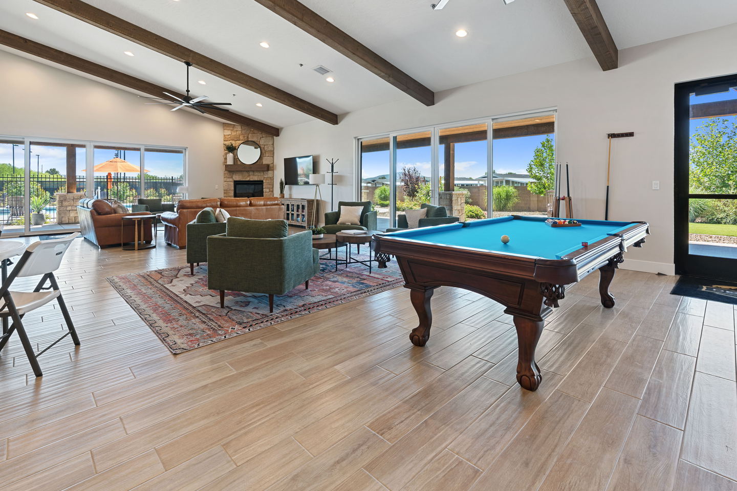 Desert Pines Resort