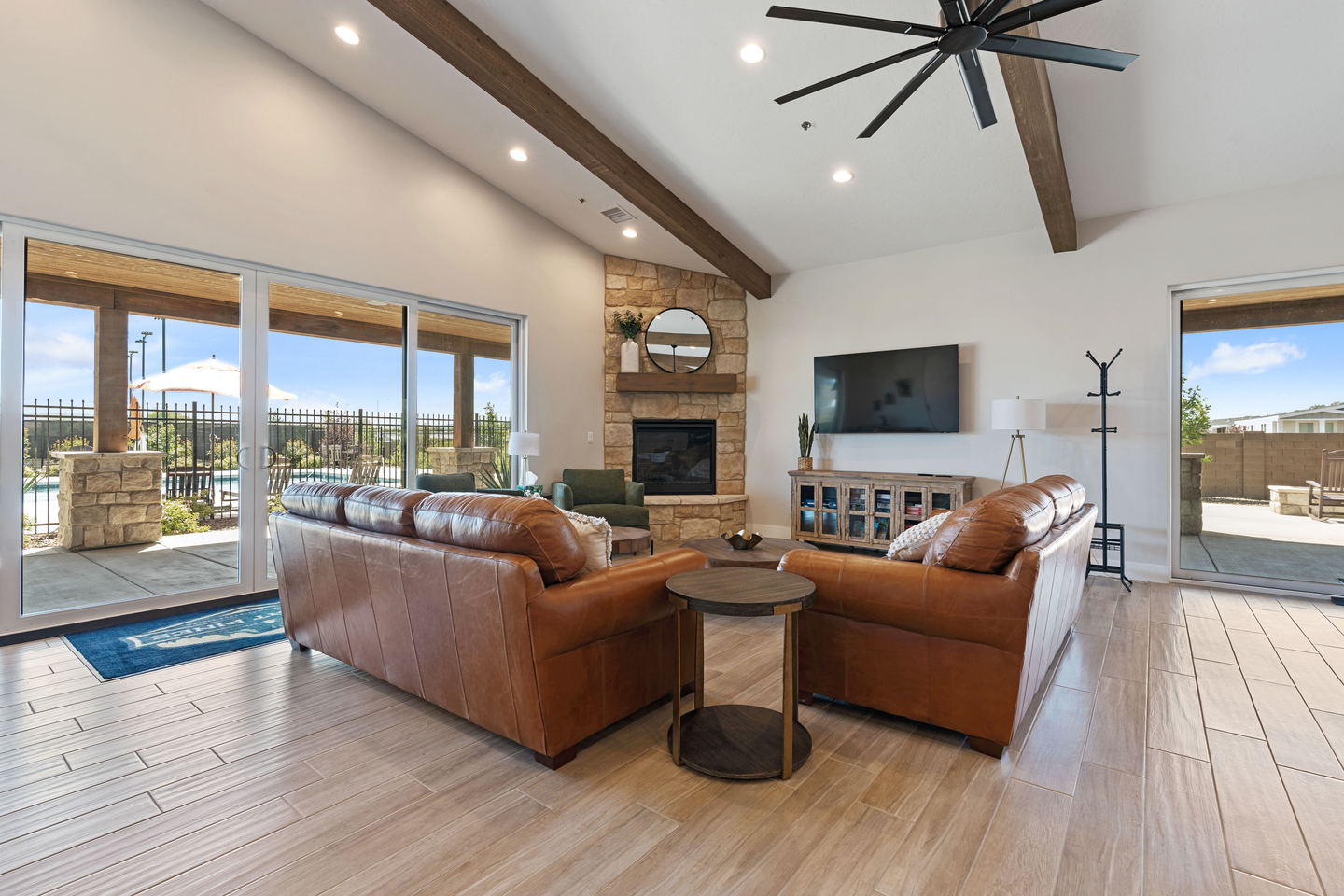 Desert Pines Resort