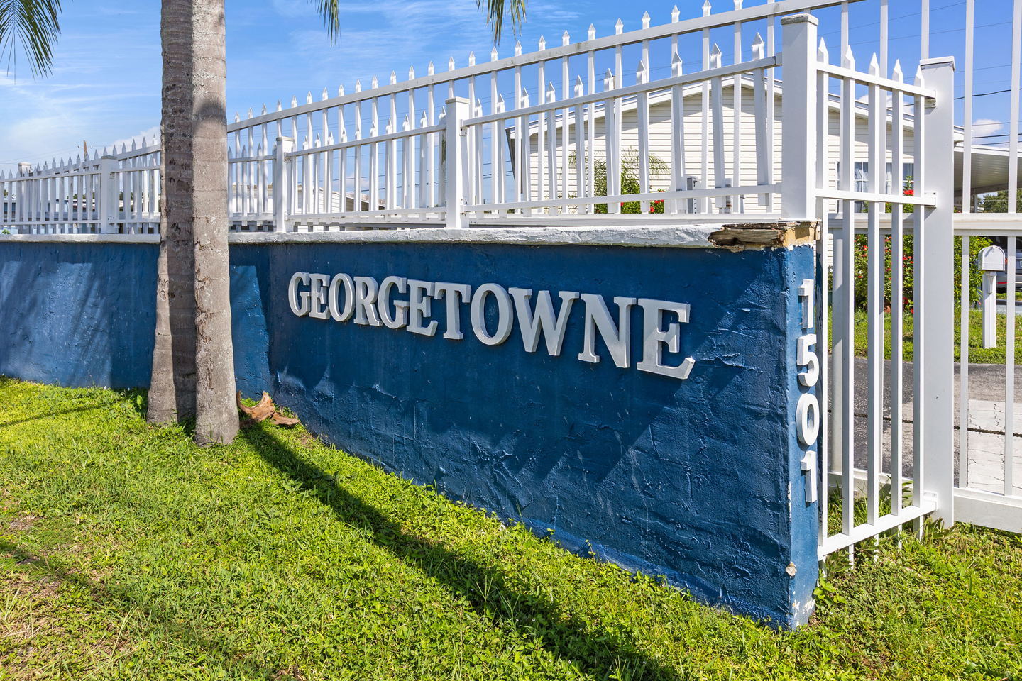Georgetowne Manor