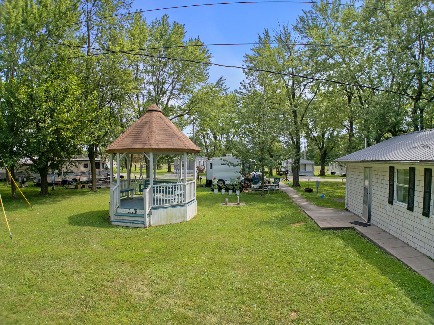 Red Maples Homes & RV Community