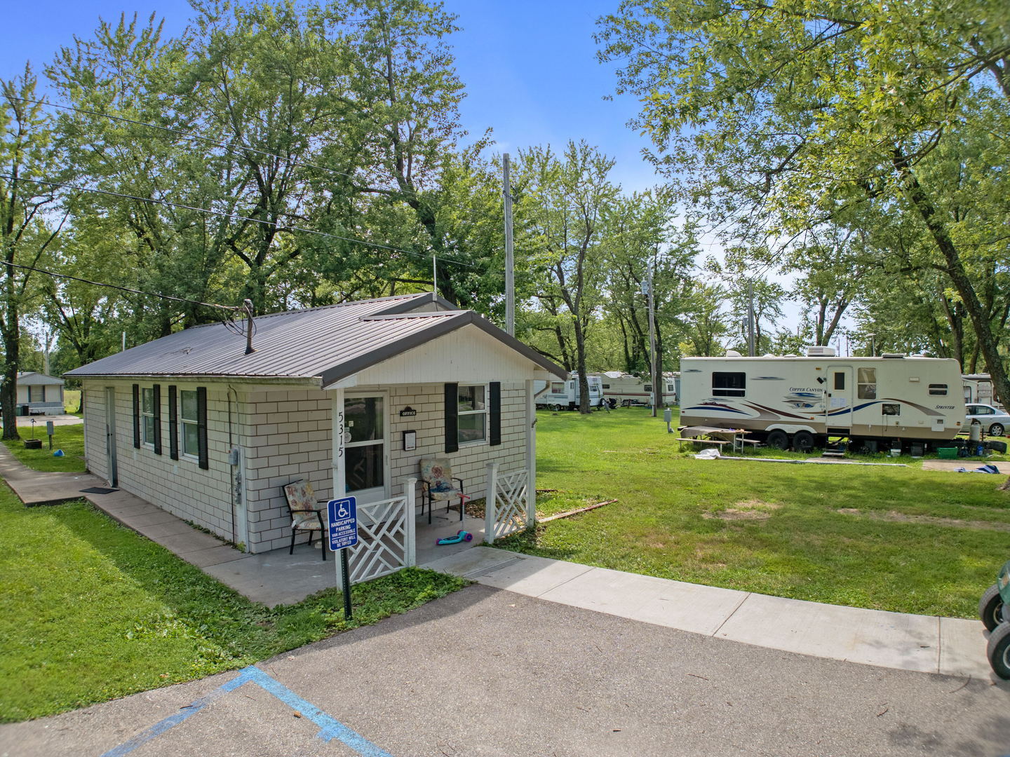 Red Maples Homes & RV Community